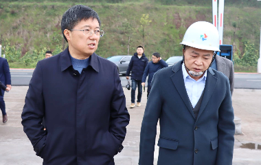 南溪區(qū)委書記、南溪經(jīng)開區(qū)黨工委書記劉剛率隊調(diào)研遠(yuǎn)東股份宜賓智能產(chǎn)業(yè)園